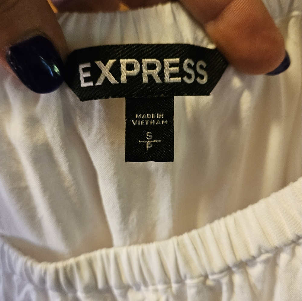EXPRESS  smallwhite ruffle short sleeve top - Picture 3 of 5